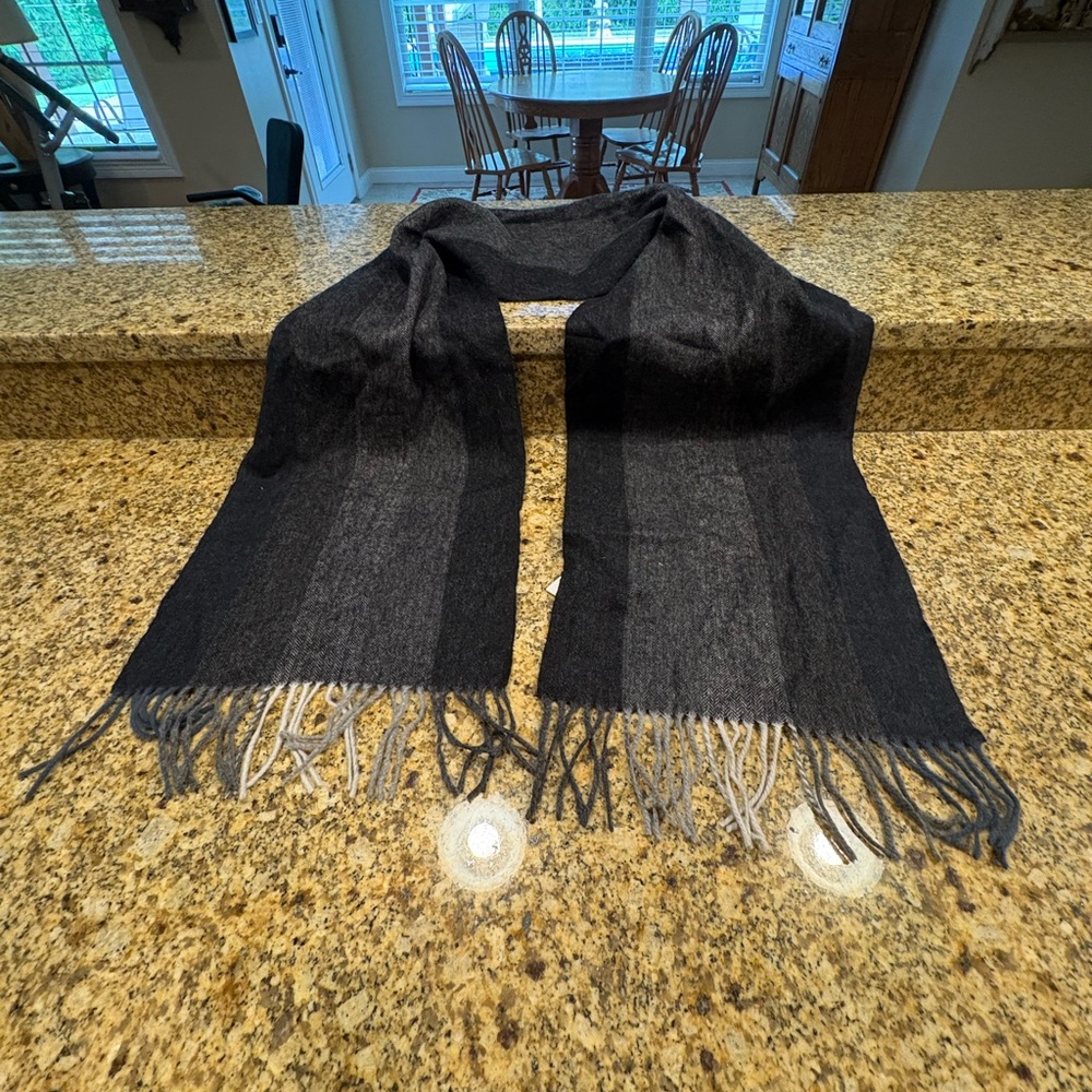 NWT Via Condotti Roma Men’s Gray Wool Striped Scarf with Fringe New